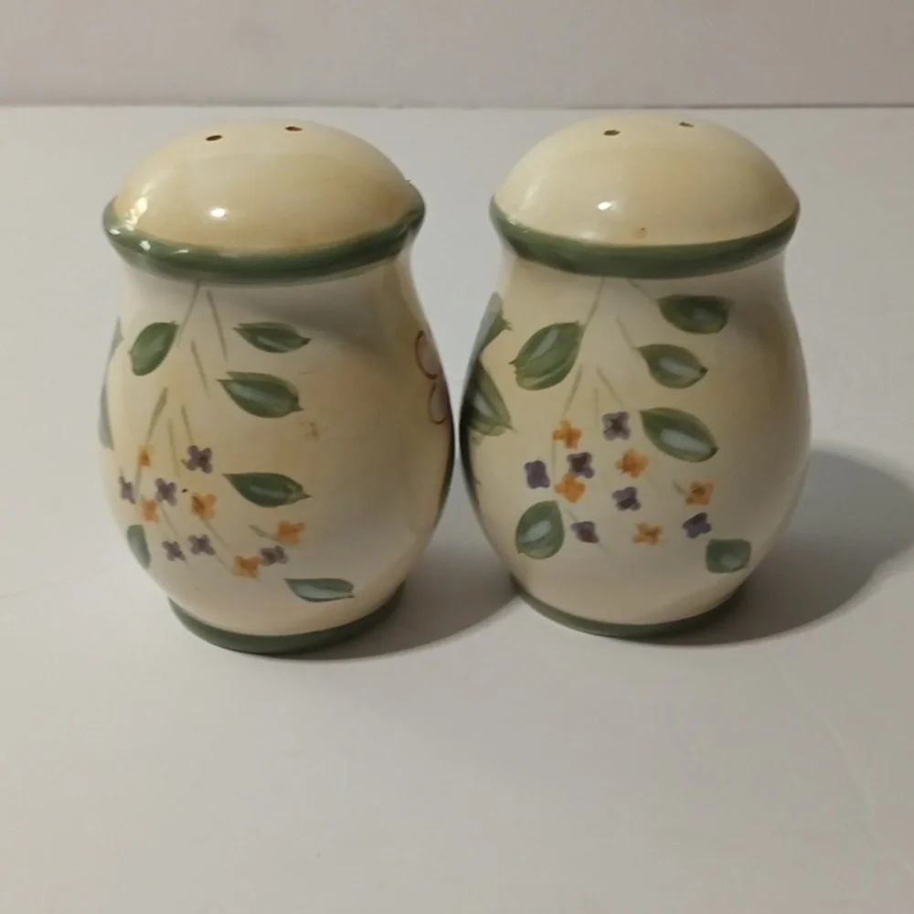 Gibson Designs “Fruit Grove” (apple & pears) salt & pepper shakers, 2004-2005